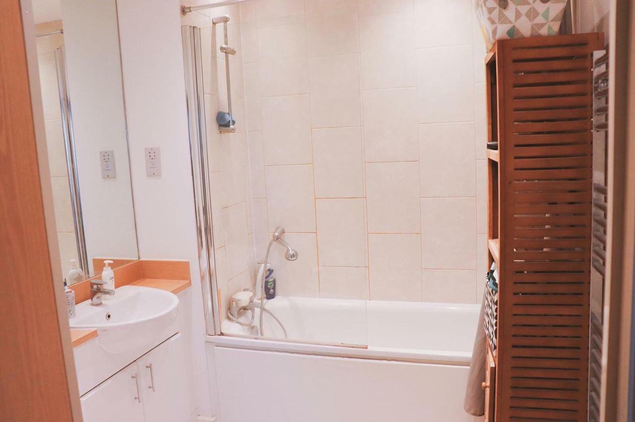 لندن Premium Waterside Apartment المظهر الخارجي الصورة