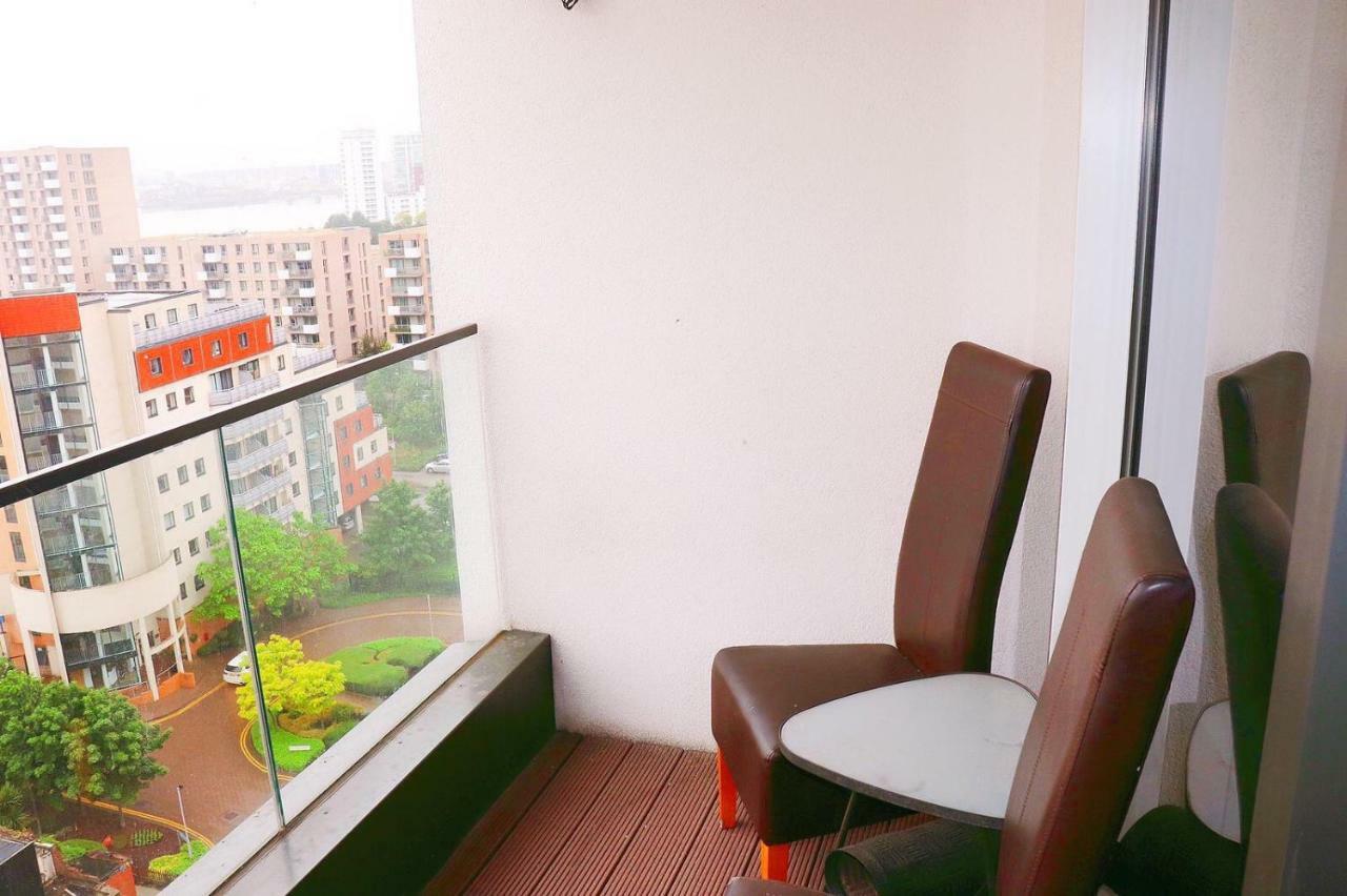 لندن Premium Waterside Apartment المظهر الخارجي الصورة