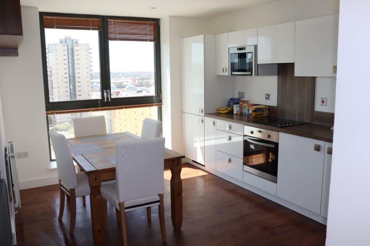لندن Premium Waterside Apartment المظهر الخارجي الصورة